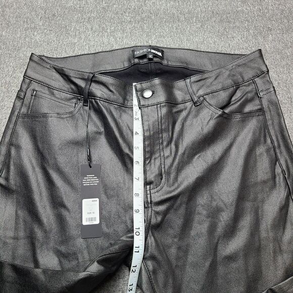 Fashion Nova Pants Womens 1X Flare Faux‎ Leather High Rise Stretch 70s Flared - Picture 5 of 11